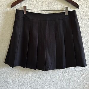 Black mini tennis skirt